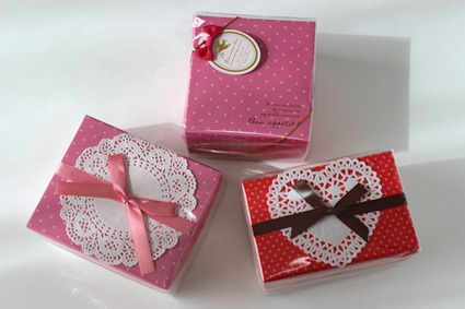 バレンタイン　ラッピング　百均　箱　袋　紙コップ　方法